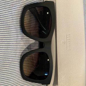 Electric sunglasses - chaser